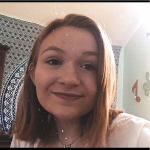 Meet your Posher, Elaine